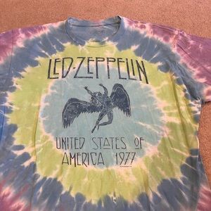 Led Zeppelin graphic t-shirt rock band shirt